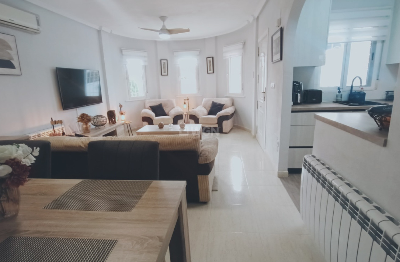 Odsprzedaż - Villa - Sucina - Inland