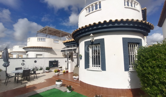 Odsprzedaż - Villa - Sucina - Inland