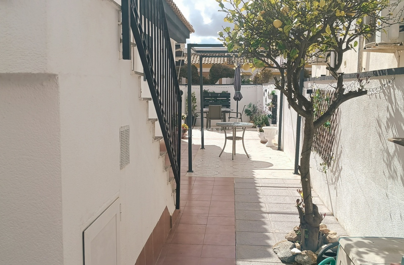 Odsprzedaż - Villa - Sucina - Inland