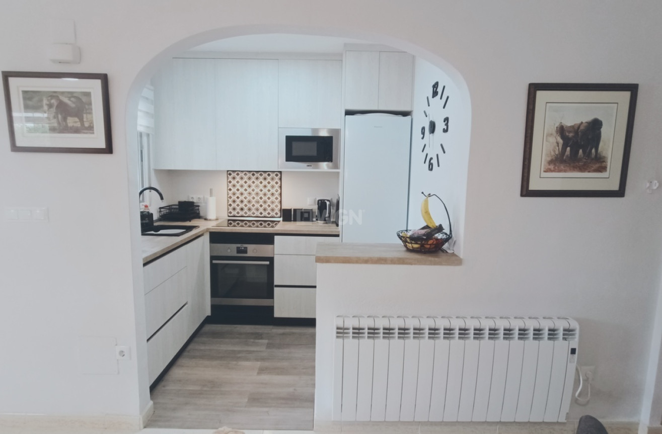 Odsprzedaż - Villa - Sucina - Inland