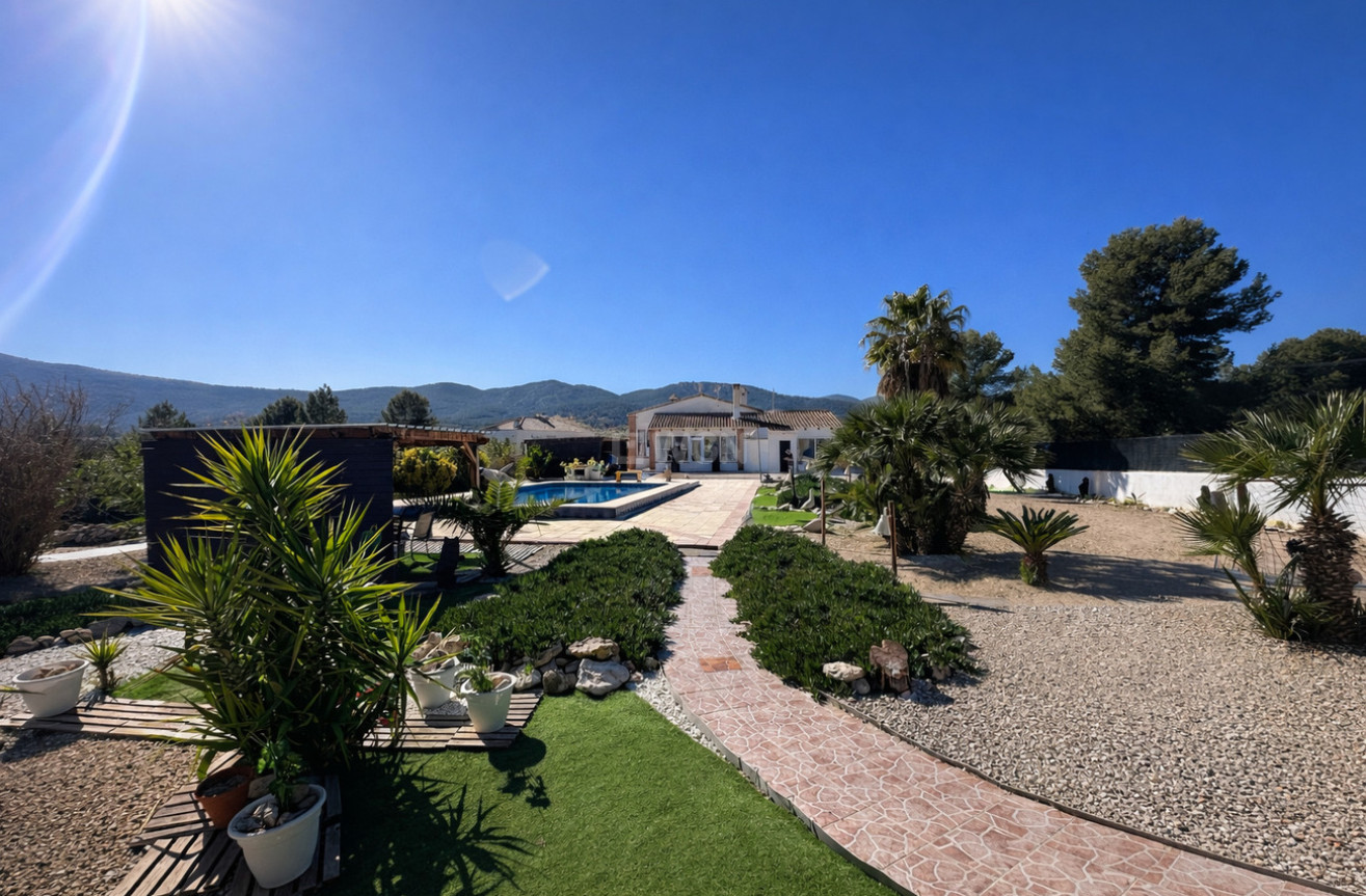 Odsprzedaż - Villa - Castalla - Costa Blanca