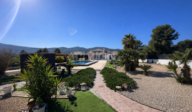 Odsprzedaż - Villa - Castalla - Costa Blanca