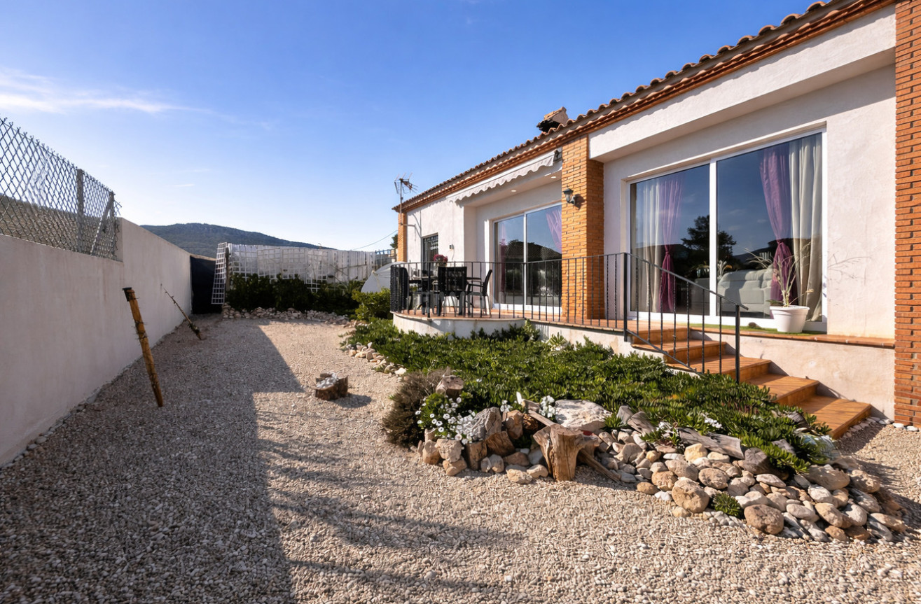 Odsprzedaż - Villa - Castalla - Costa Blanca