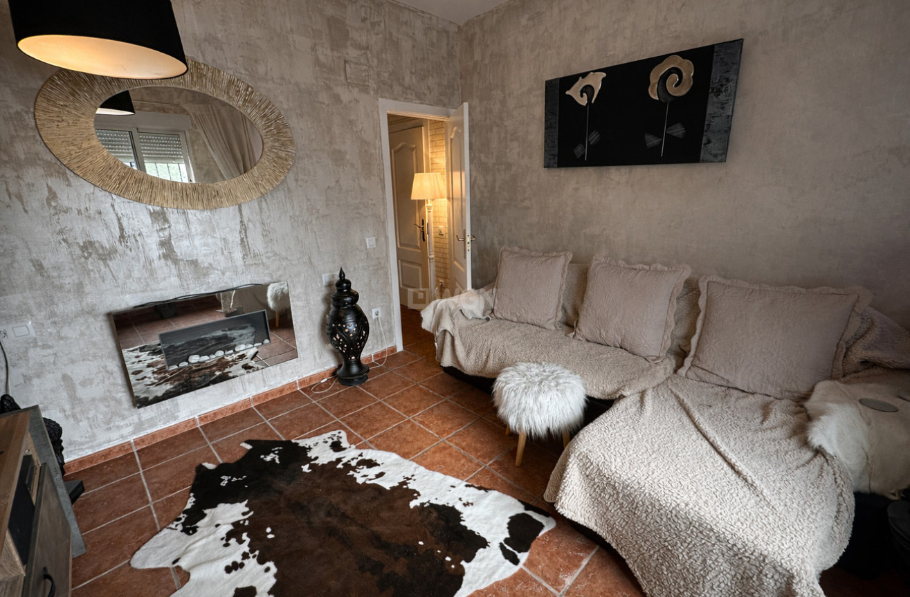 Odsprzedaż - Villa - Castalla - Costa Blanca