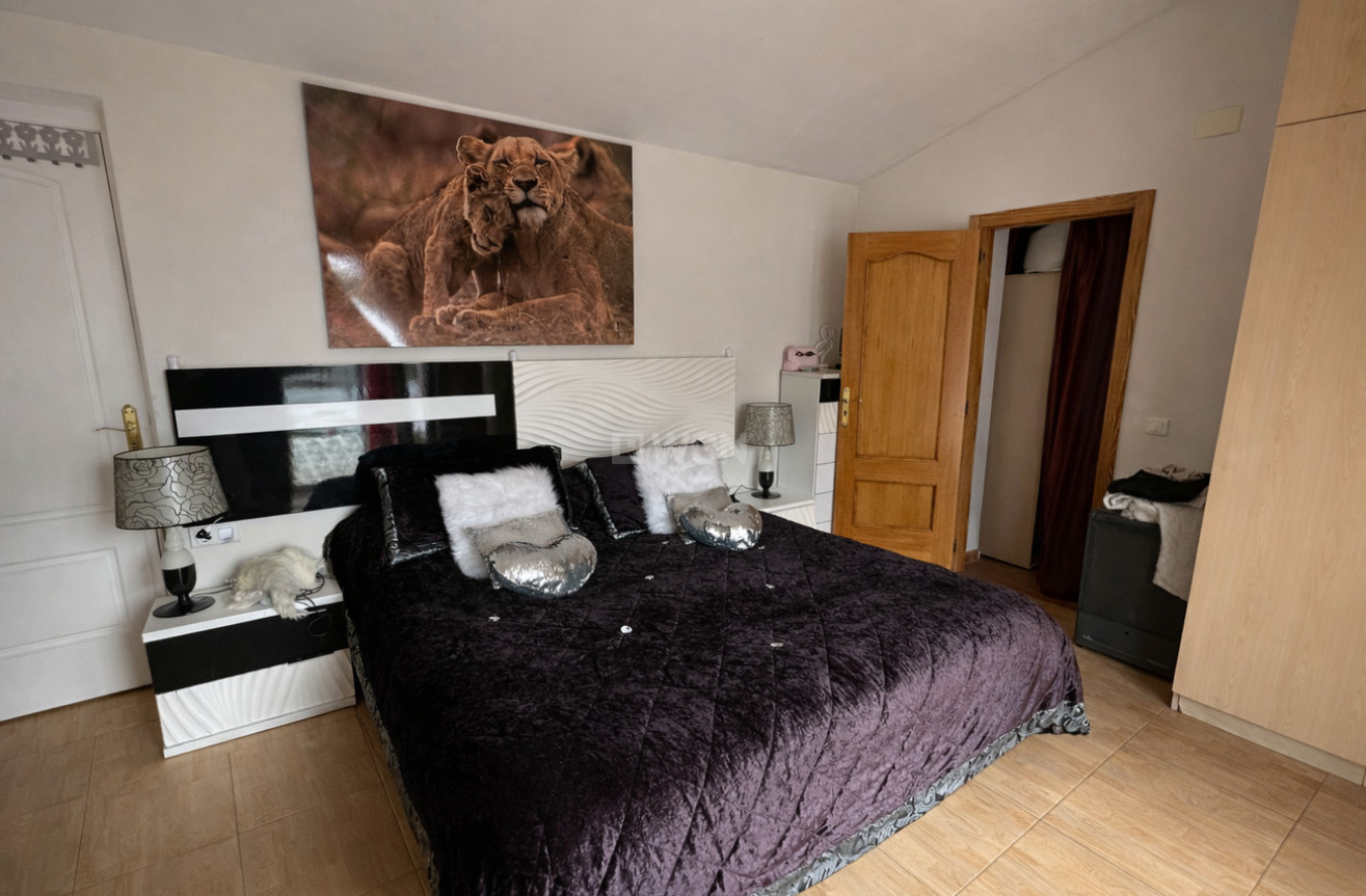 Odsprzedaż - Villa - Castalla - Costa Blanca