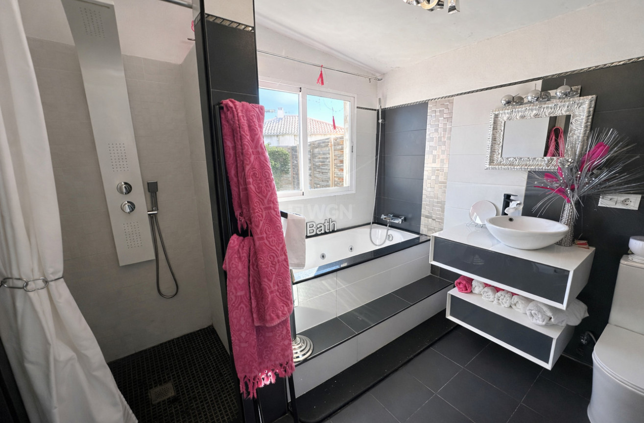 Odsprzedaż - Villa - Castalla - Costa Blanca