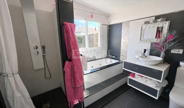 Odsprzedaż - Villa - Castalla - Costa Blanca