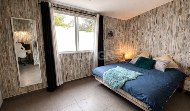 Odsprzedaż - Villa - Castalla - Costa Blanca