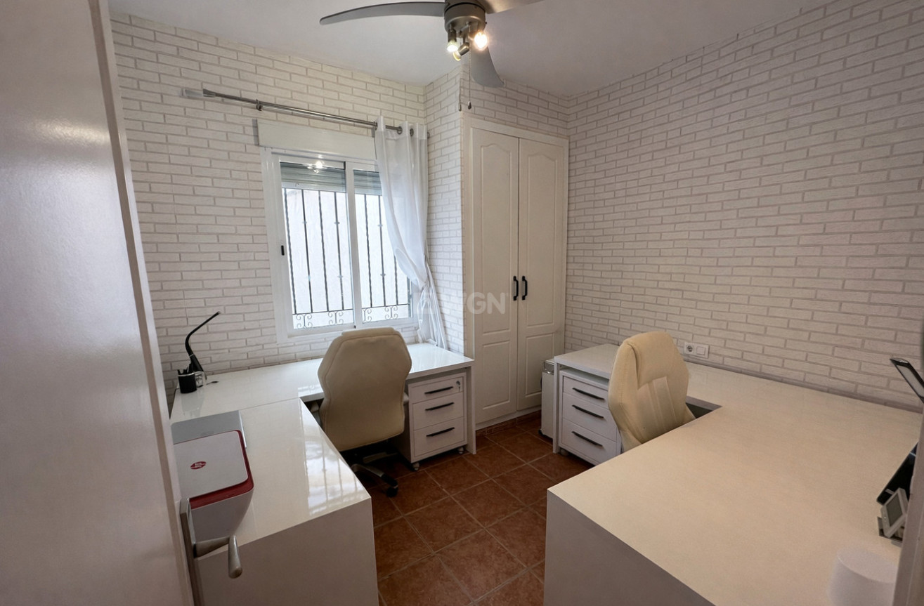 Odsprzedaż - Villa - Castalla - Costa Blanca