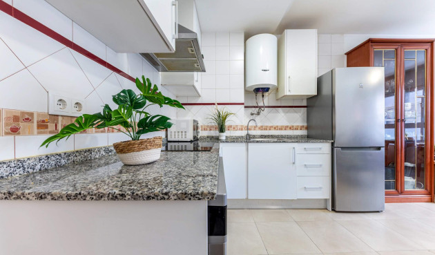 Resale - Apartment / flat - Alicante - Carolinas Bajas