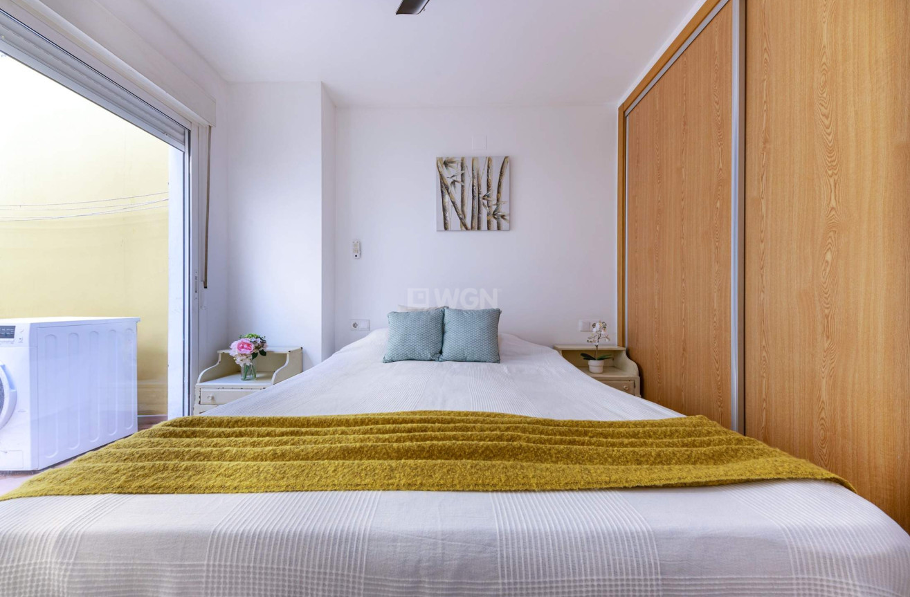 Resale - Apartment / flat - Alicante - Carolinas Bajas