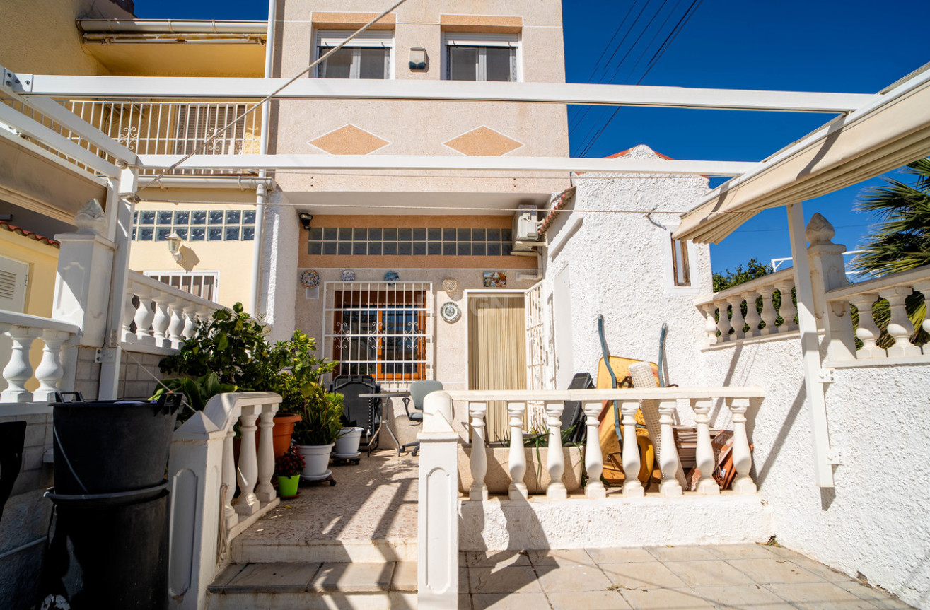 Odsprzedaż - Kamienica - Torrevieja - Costa Blanca