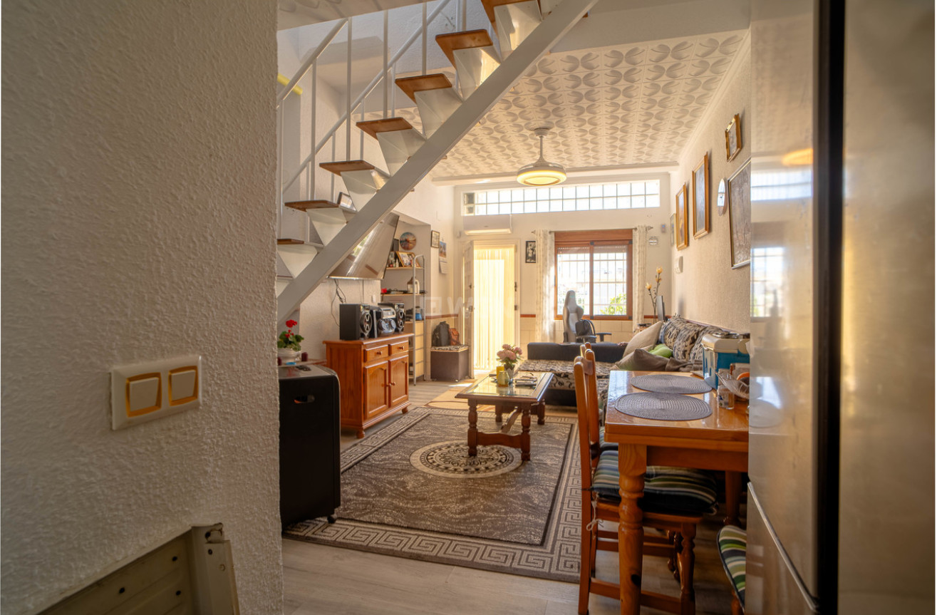 Odsprzedaż - Kamienica - Torrevieja - Costa Blanca