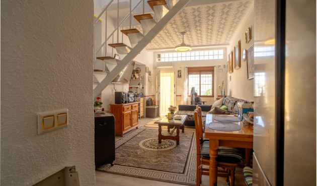 Odsprzedaż - Kamienica - Torrevieja - Costa Blanca