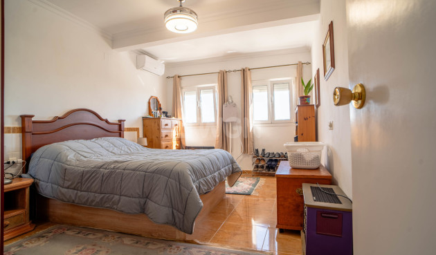 Odsprzedaż - Kamienica - Torrevieja - Costa Blanca