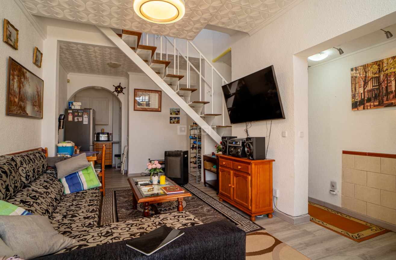 Odsprzedaż - Kamienica - Torrevieja - Costa Blanca