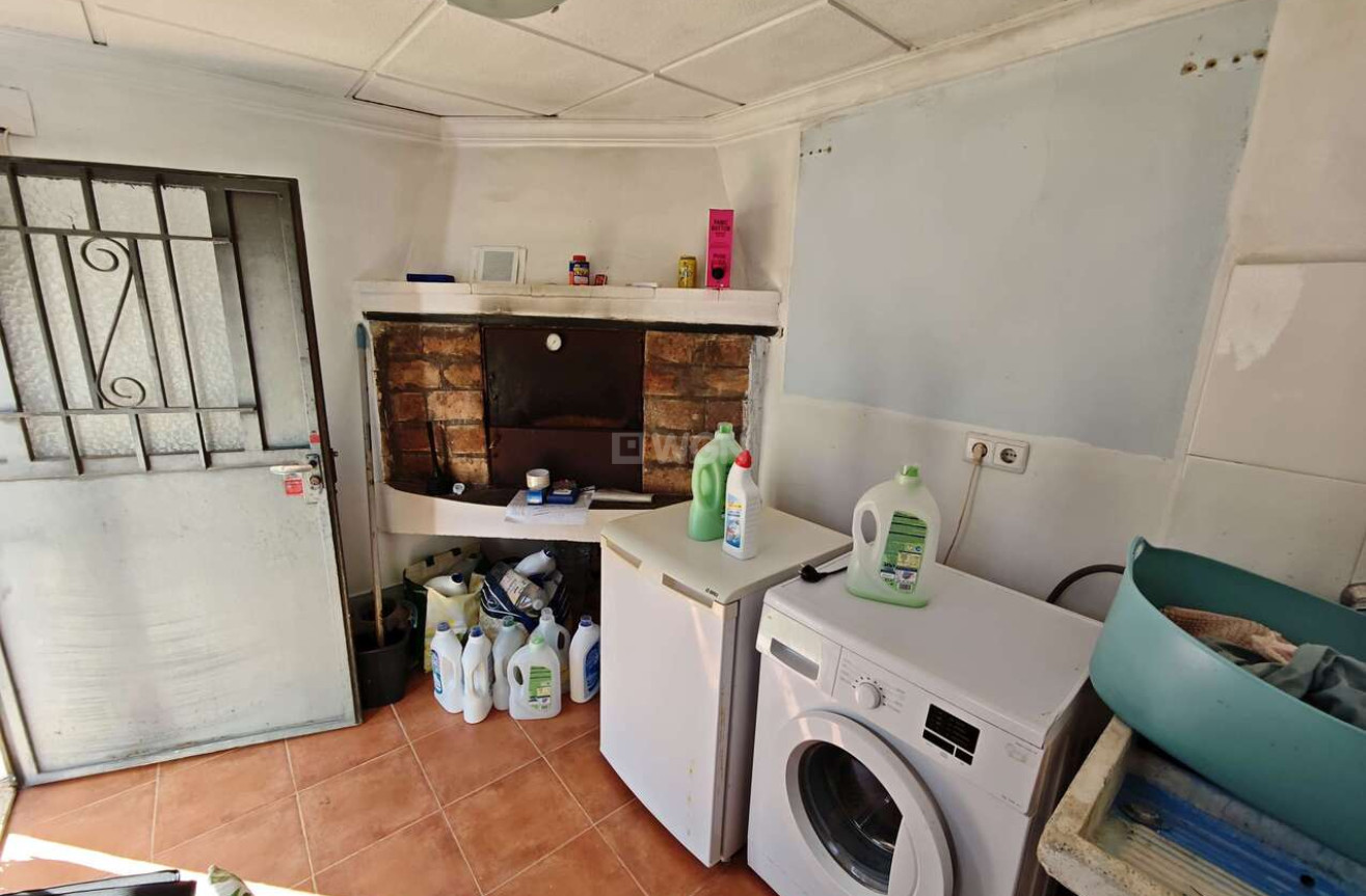 Odsprzedaż - Kamienica - Yecla - Inland