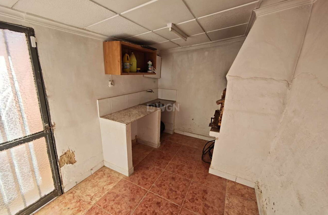 Odsprzedaż - Kamienica - Yecla - Inland