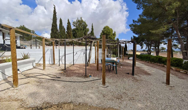 Odsprzedaż - Kamienica - Yecla - Inland