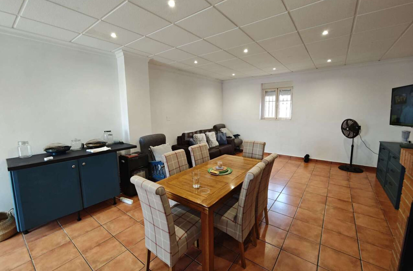 Odsprzedaż - Kamienica - Yecla - Inland