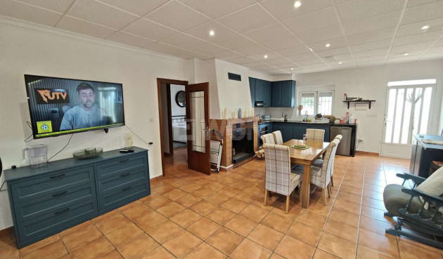 Odsprzedaż - Kamienica - Yecla - Inland