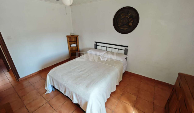 Odsprzedaż - Kamienica - Yecla - Inland