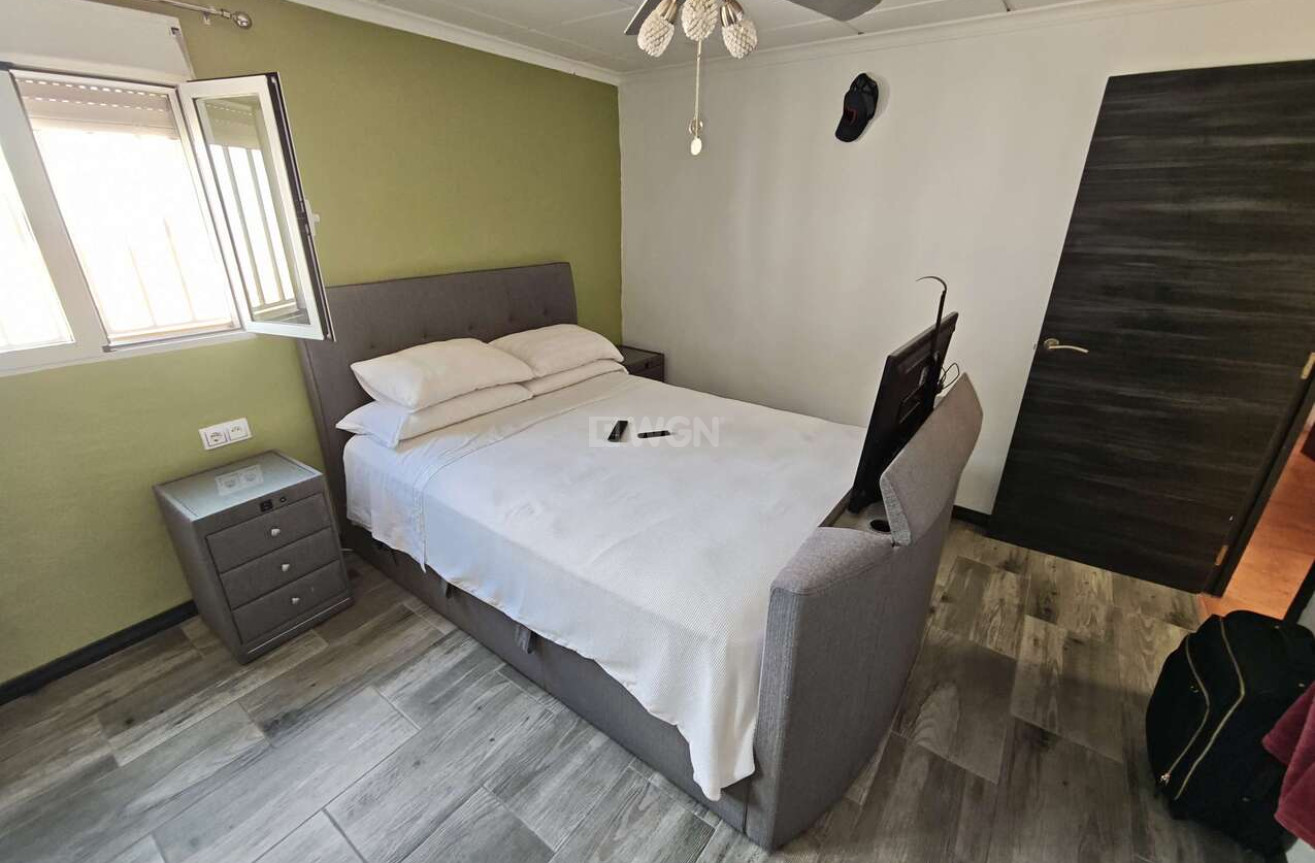 Odsprzedaż - Kamienica - Yecla - Inland