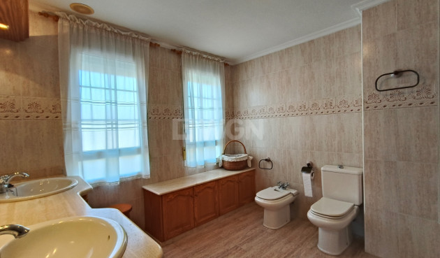 Odsprzedaż - Kamienica - La Romana - Inland