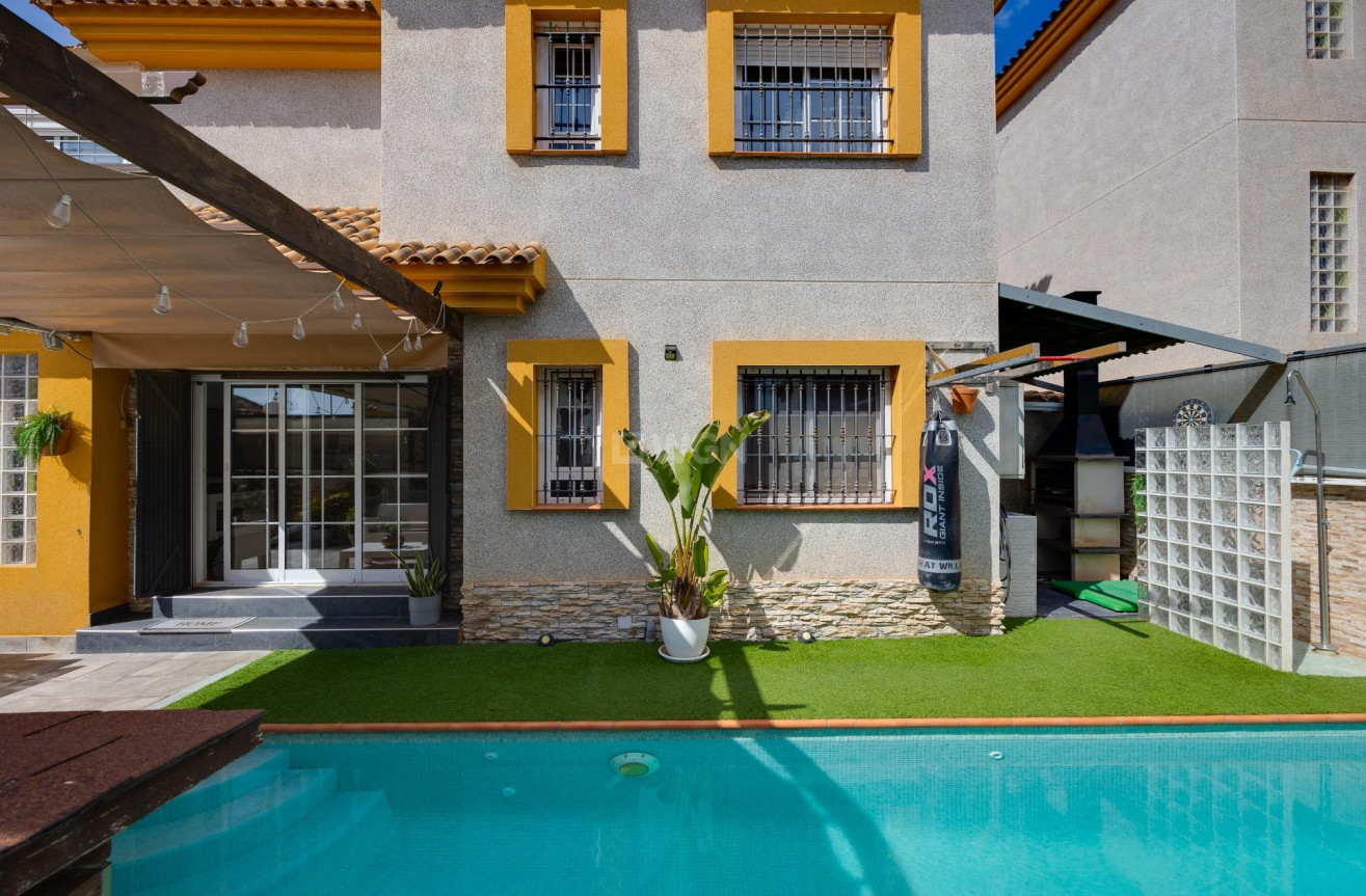 Odsprzedaż - Villa - Los Montesinos - La Herrada