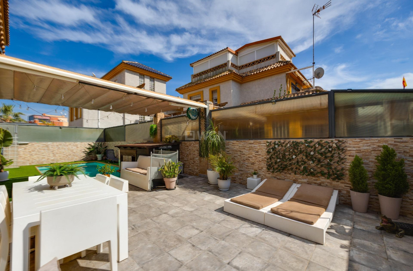 Odsprzedaż - Villa - Los Montesinos - La Herrada