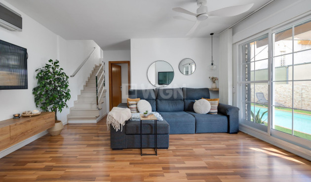 Odsprzedaż - Villa - Los Montesinos - La Herrada