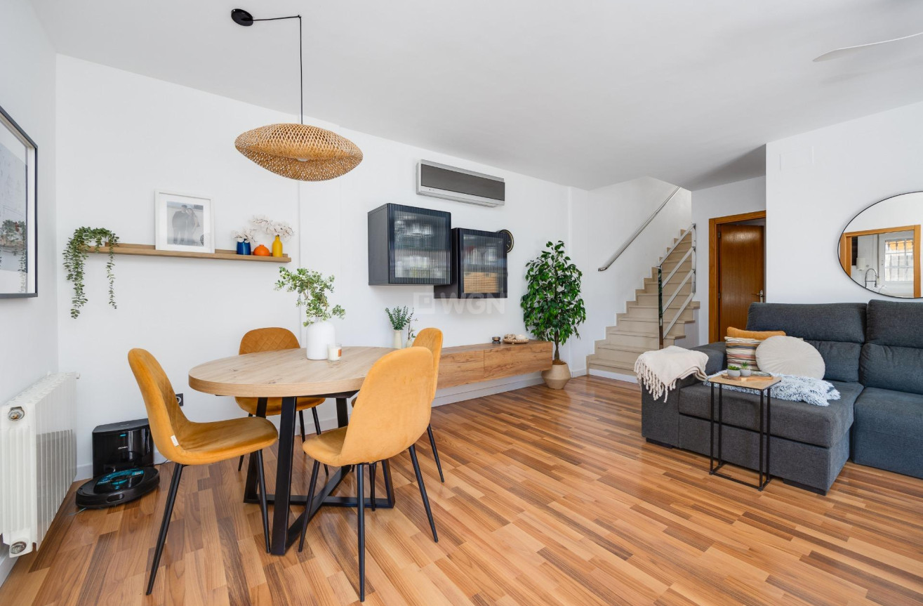 Odsprzedaż - Villa - Los Montesinos - La Herrada