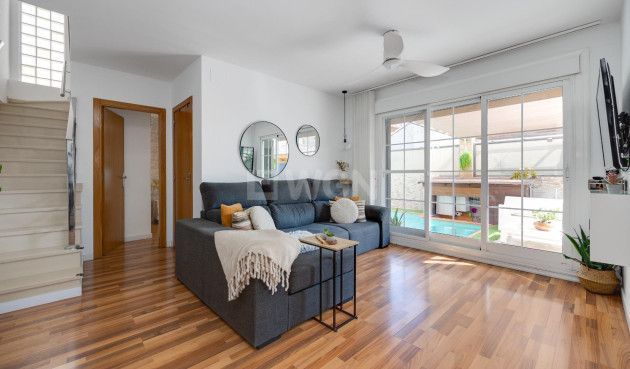 Odsprzedaż - Villa - Los Montesinos - La Herrada