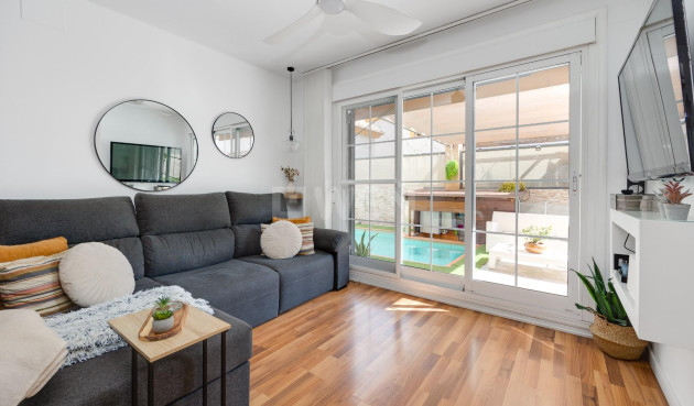 Odsprzedaż - Villa - Los Montesinos - La Herrada