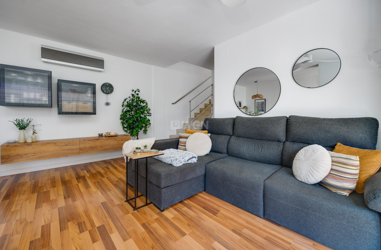 Odsprzedaż - Villa - Los Montesinos - La Herrada