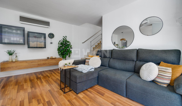 Odsprzedaż - Villa - Los Montesinos - La Herrada