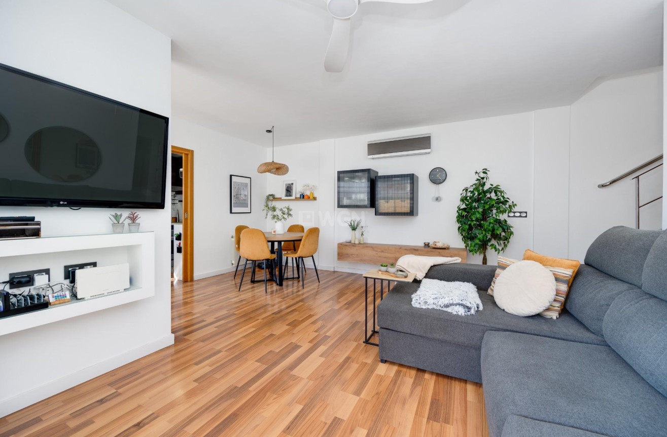 Odsprzedaż - Villa - Los Montesinos - La Herrada