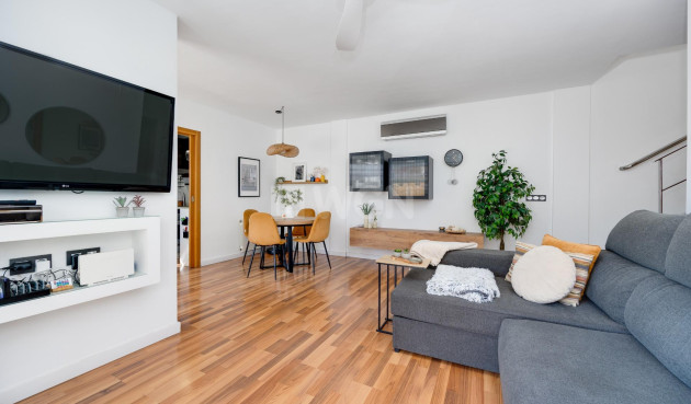 Odsprzedaż - Villa - Los Montesinos - La Herrada