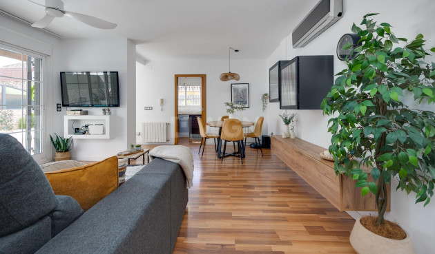 Odsprzedaż - Villa - Los Montesinos - La Herrada