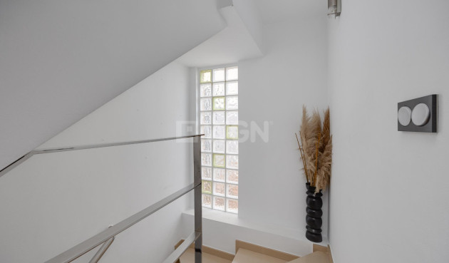 Odsprzedaż - Villa - Los Montesinos - La Herrada