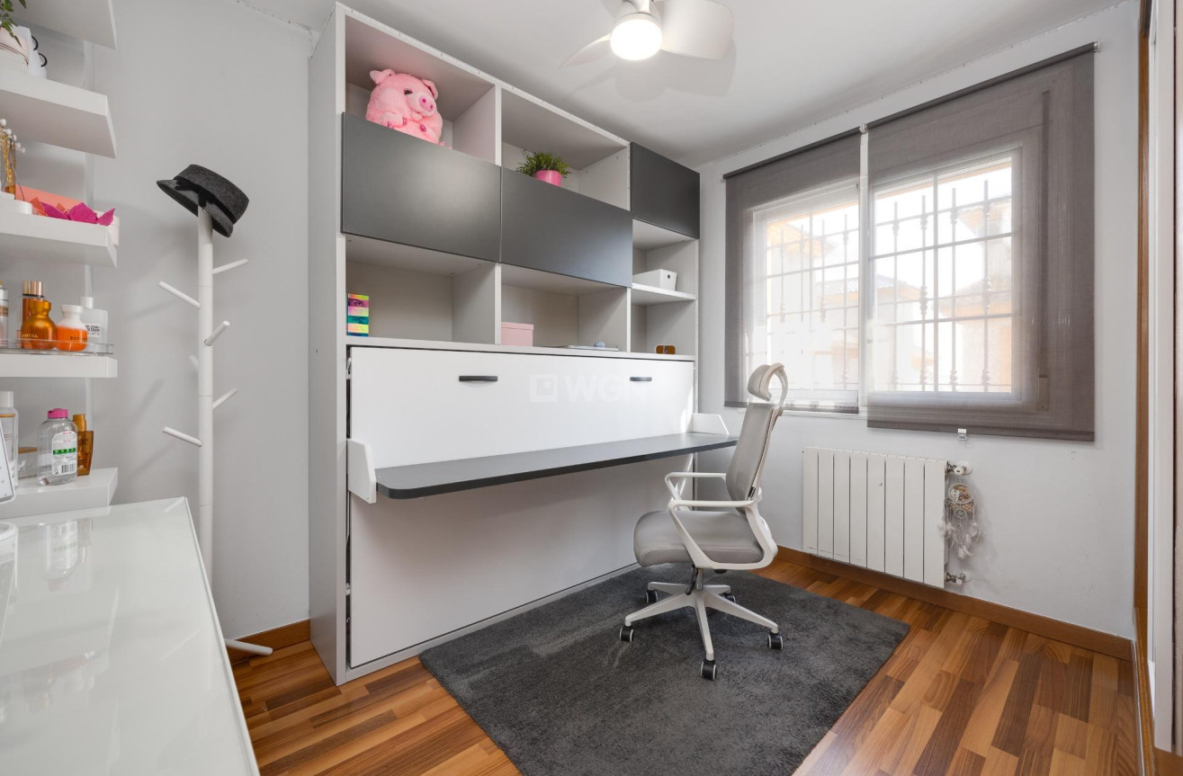 Odsprzedaż - Villa - Los Montesinos - La Herrada