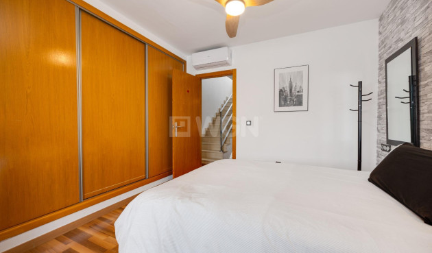 Odsprzedaż - Villa - Los Montesinos - La Herrada