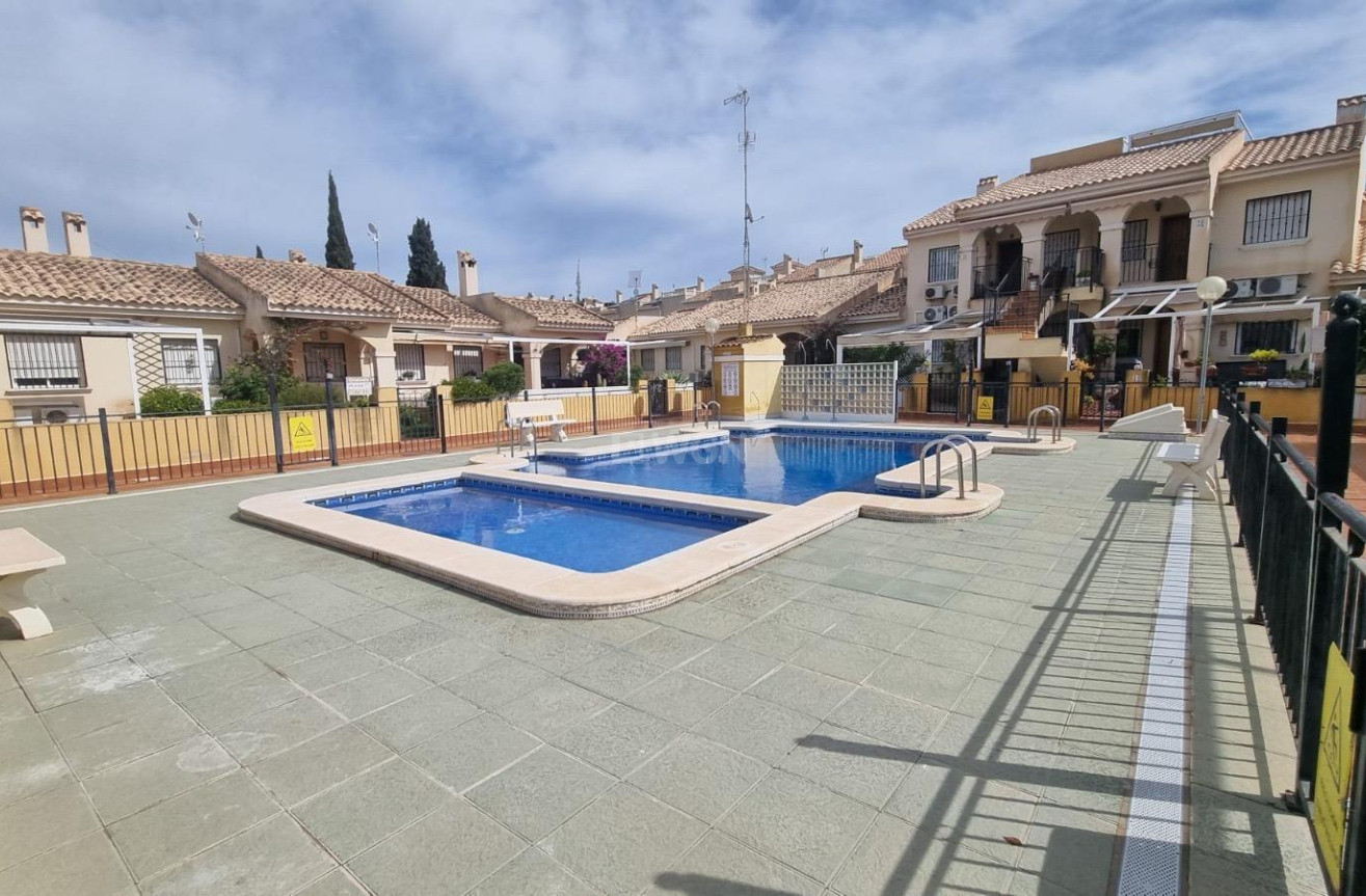 Resale - Villa - Guardamar del Segura - Urbanizaciones