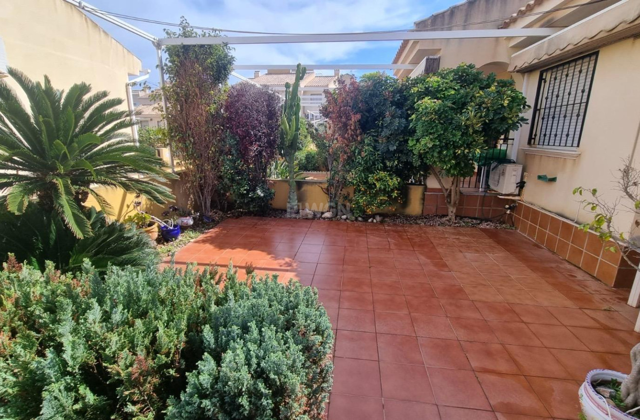 Resale - Villa - Guardamar del Segura - Urbanizaciones