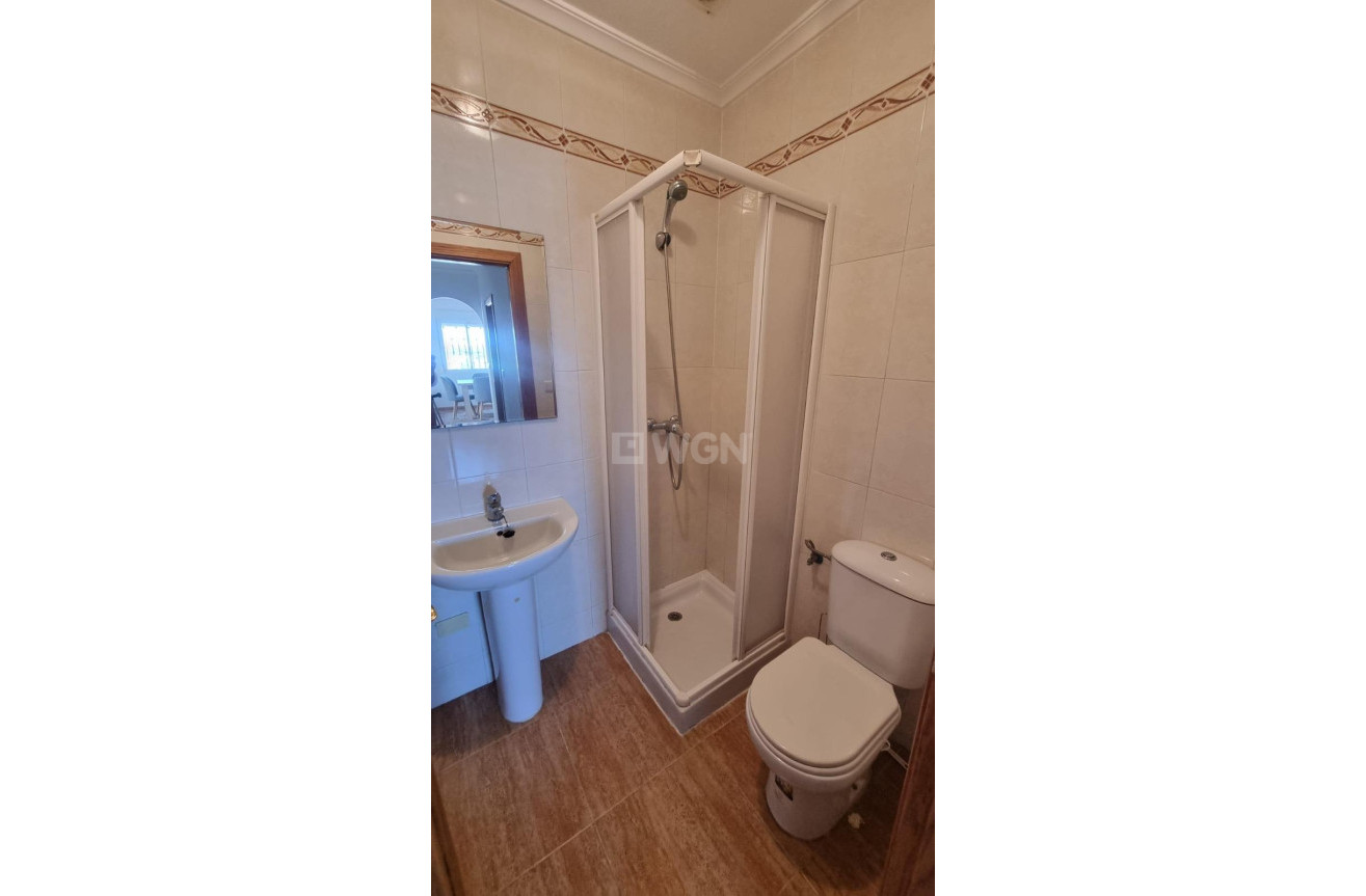 Resale - Villa - Guardamar del Segura - Urbanizaciones