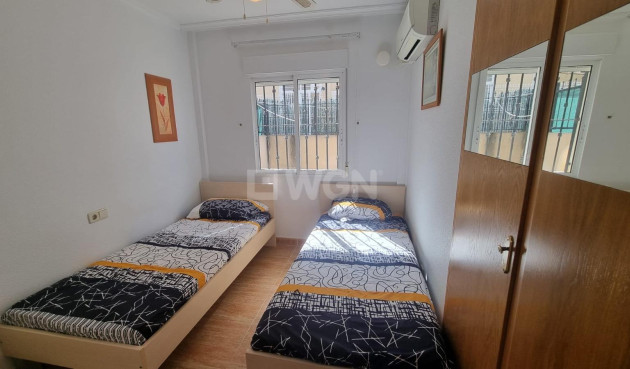 Resale - Villa - Guardamar del Segura - Urbanizaciones