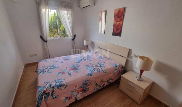 Resale - Villa - Guardamar del Segura - Urbanizaciones