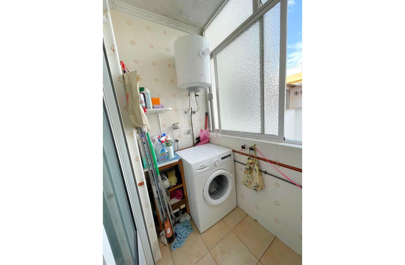 Reventa - Apartamento / piso - Torrevieja - Estacion De Autobuses