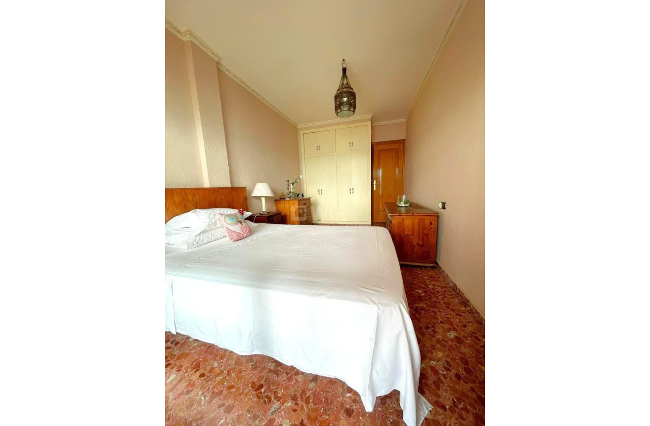 Reventa - Apartamento / piso - Torrevieja - Estacion De Autobuses