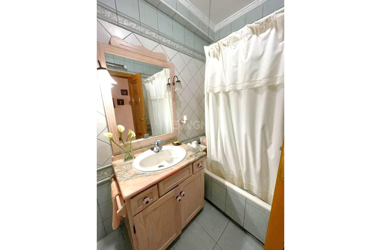 Reventa - Apartamento / piso - Torrevieja - Estacion De Autobuses